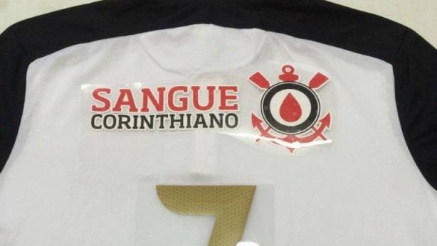 Camisa do Corinthians ganha logo da campanha Sangue Corinthiano