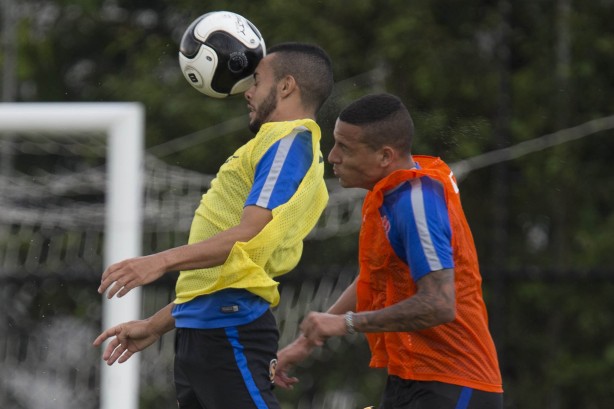 Claudinho foi promovido ao time profissional do Corinthians no incio deste ano