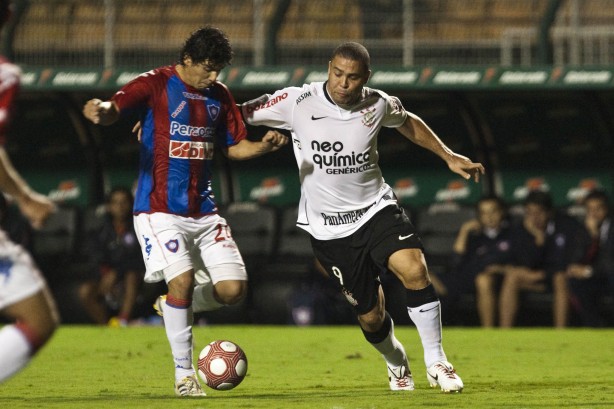 Em 2010, Ronaldo marcou um dos gols do Timo na vitria por 2 a 1 sobre o Cerro, no Pacaembu, pela Libertadores