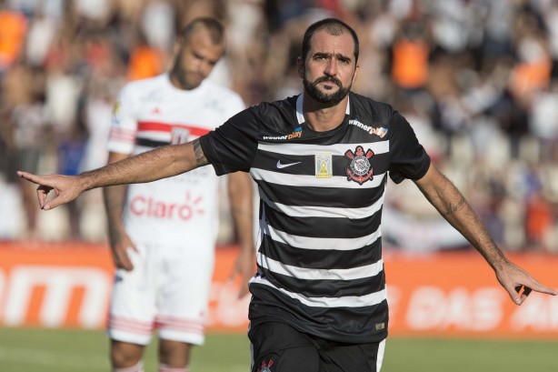 Zidanilo - Titular contra o Botafogo-SP, Danilo foi decisivo e marcou um dos gols da vitria por 3 a 0. O cara  f...!