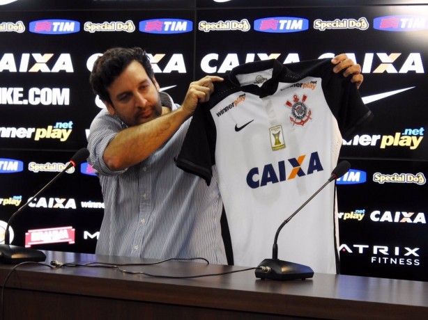 Corinthians voltou a usar a marca da Caixa em sua camiseta no último sábado