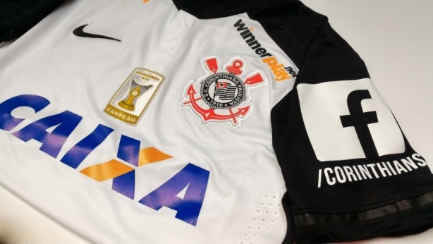 Camisas dos jogadores exibirão “F/Corinthians” nas mangas no duelo com o Nacional