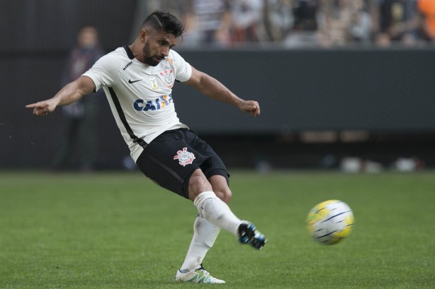 Guilherme marcou seu ltimo gol pelo Corinthians na vitria por 3 a 0, sobre a Ponte Preta