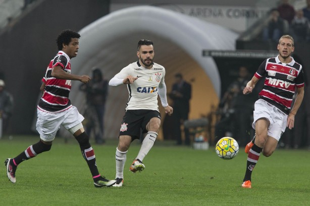 Autor de dois gols contra o Botafogo, Bruno Henrique quase balanou as redes novamente neste sbado