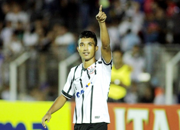 Gustavo Tocantins no  mais jogador do Corinthians