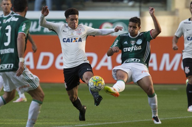 Corinthians e Palmeiras tem a mesma pontuao do lder Santos