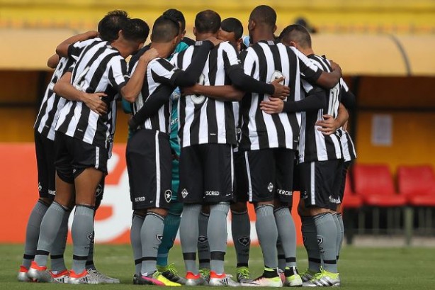 Time carioca ter empresa financeira estampada em sau camisa contra o Corinthians