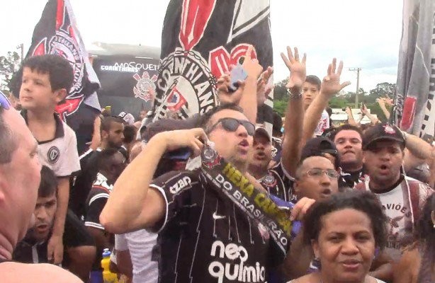 Torcedor quer festa no CT antes de clssico contra o Palmeiras