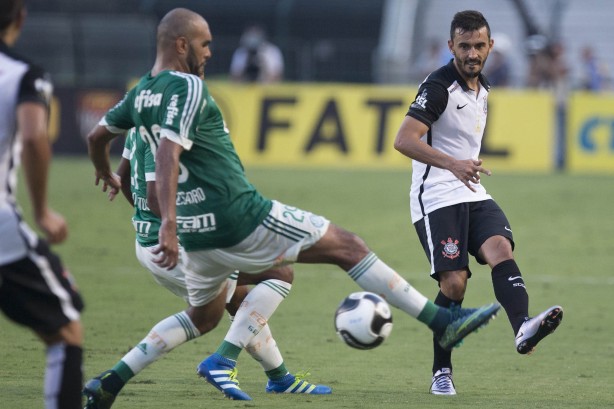 Uendel ( dir.) ressaltou importncia do Derby do prximo domingo para o Corinthians, novo lder do Brasileiro