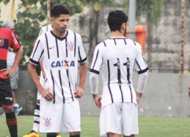 Com Vitinho ( es.) e Veneranda, Corinthians encara o Flamengo em partida nica pelas oitavas da Taa BH