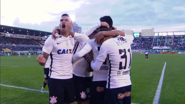 Corinthians manteve tabu e venceu novamente a Chapecoense