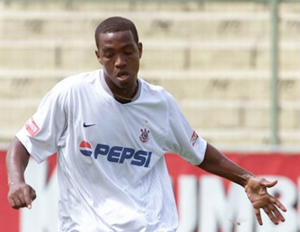 Renato Abreu jogou no Corinthians de 2001 a 2005