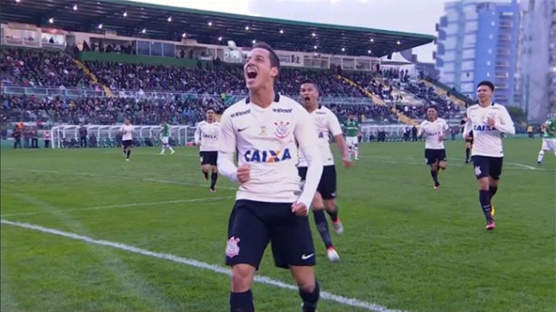 Rodriguinho marcou o primeiro gol do Corinthians na partida