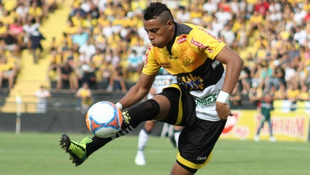 Gustavo é o artilheiro da Série B com 11 gols