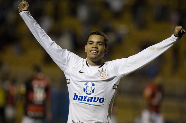 Dentinho tem trs ttulos com a camisa do Corinthians