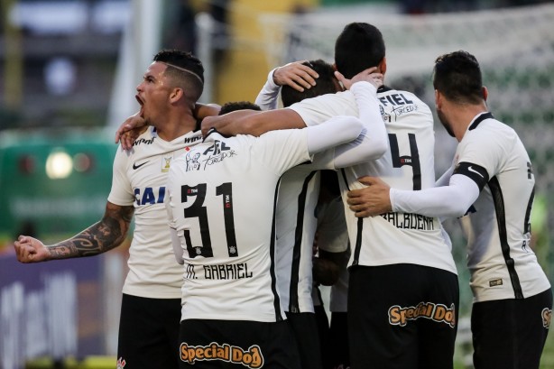 Corinthians precisa vencer para voltar ao G4