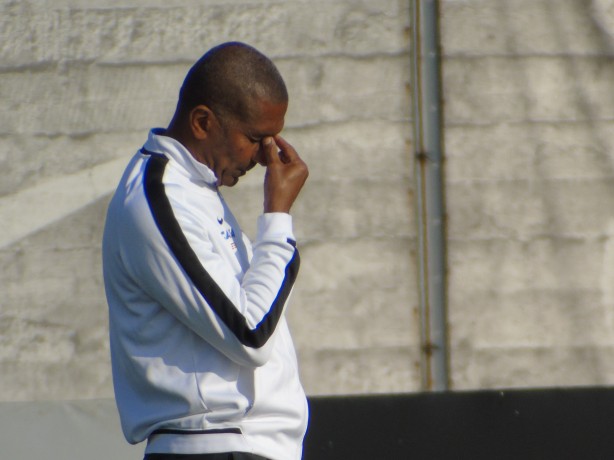 Cristóvão terá de 'quebrar a cabeça' para montar Corinthians diante do Fluminense