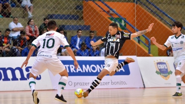 Futsal sub-20 perde para o Sorocaba mas segue para as quartas de final
