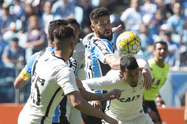 O Corinthians perdeu para o Grêmio por 3 a 0, após fase sem derrotas elásticas.
