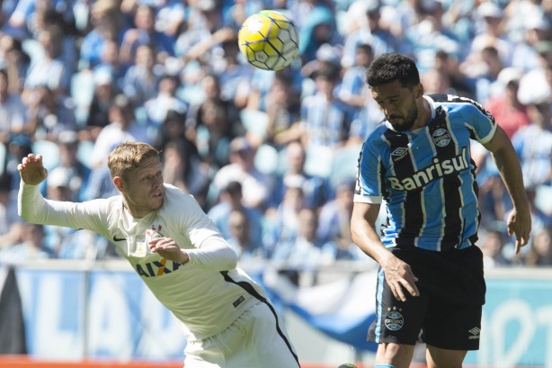 O meia entrou em campo durante a segunda etapa da partida contra o Grêmio.