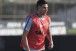 Zagueiro faz primeiro treino com bola e se torna op��o diante do Vit�ria