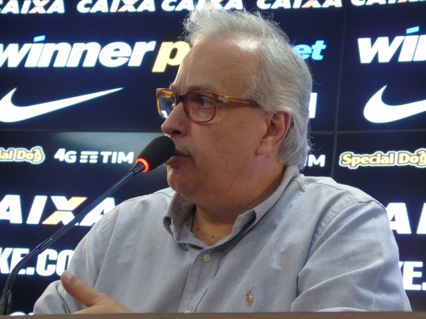 Roberto de Andrade comanda o Corinthians desde fevereiro de 2015