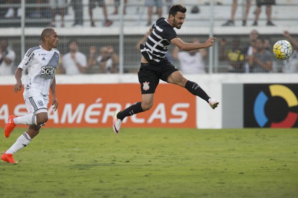 Uendel protagonizou um dos nicos chutes a gol do Timo frente  Ponte Preta