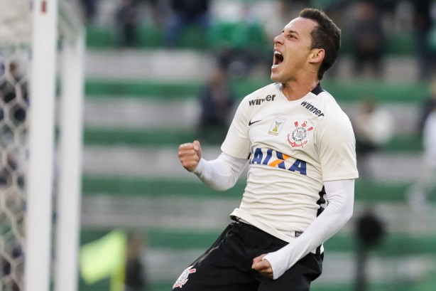 Autor do gol que abriu caminho para vitria sobre Sport, Rodriguinho deve enfrentar o Santos