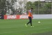 Gustavo com a chuteira verde no treino deste s�bado