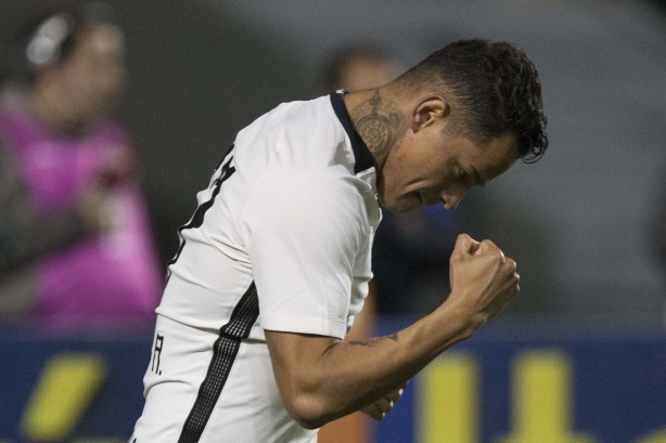 Para o meia, o Corinthians deveria vencer a partida pelo segundo tempo que apresentou.
