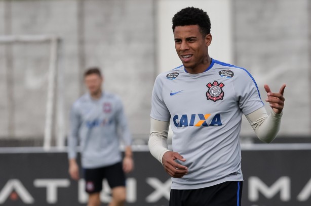 Gustavo não convenceu com a camisa do Corinthians