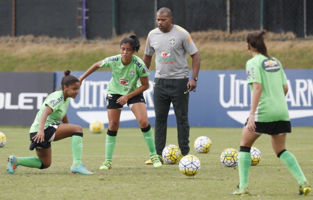 Luizão comanda categoria sub-17 da Seleção Feminina