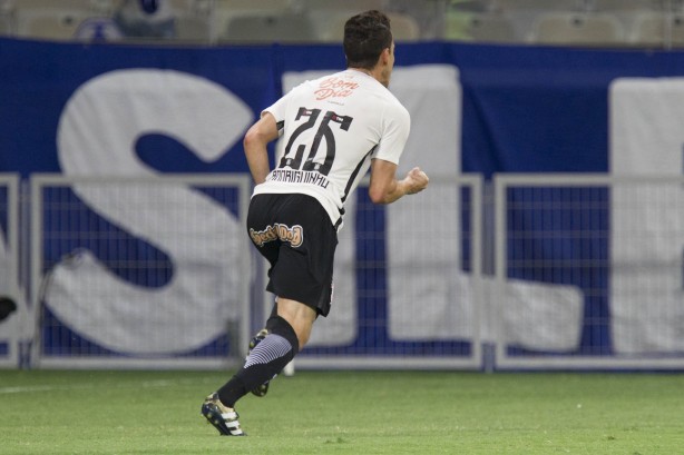 Rodriguinho fez o primeiro gol do Corinthians contra o Cruzeiro
