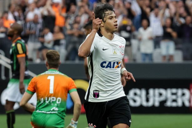 Romero anotou o primeiro gol do Corinthians diante do Amrica-MG