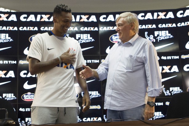Ao lado de diretor de futebol, J pediu Wagner no Corinthians