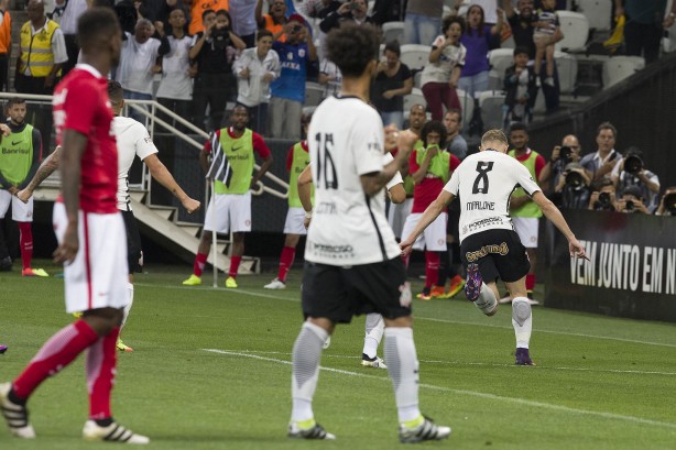 Corinthians venceu Internacional por 1 a 0 no último duelo das equipes na Arena pelo Brasileiro