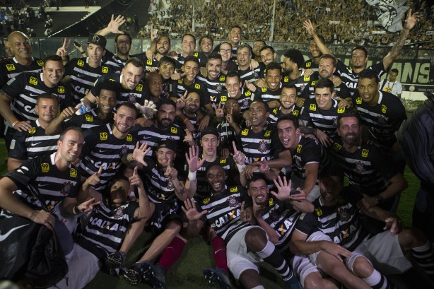 Com trs rodadas de antecedncia, Corinthians ergueu hexacampeonato brasileiro para ningum botar defeito