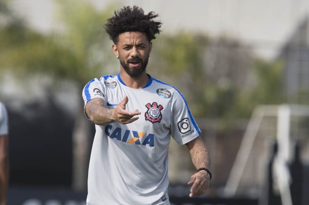 Cristian, com contrato at o fim do ano, est fora dos planos do Corinthians