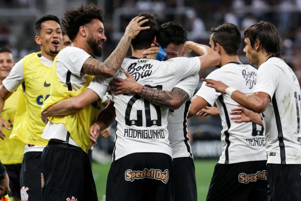 Mesmo com goleada, Corinthians permaneceu na stima colocao do Brasileiro