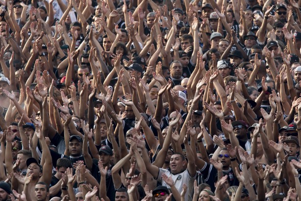 Fiel marca presença e Corinthians fecha 2016 com maior público pagante do país