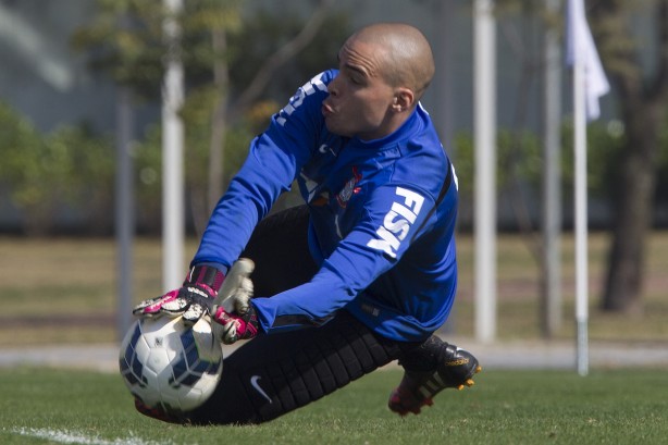 Longe do Corinthians h dois anos, Jlio Csar relembra fase ruim no clube