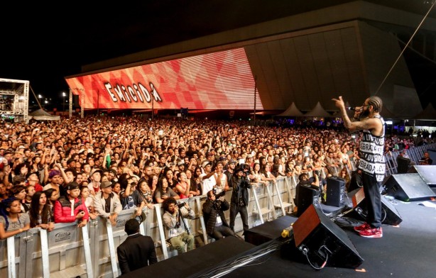 O festival Sons da Rua, no estacionamento da Arena, reuniu cerca de 15 mil pessoas