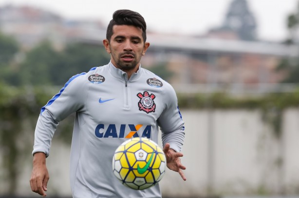 Provvel titular diante do Cruzeiro, Guilherme garante que acredita em vaga na Libertadores