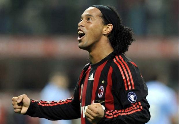 Ronaldinho chegou a estar na mira do Corinthians, revela agente