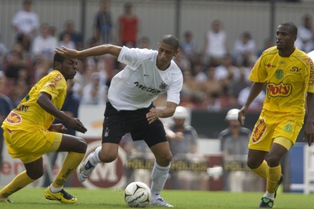 Acosta defendeu o Corinthians em 2008