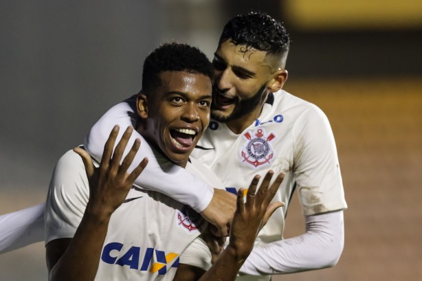 Carlinhos e Thiago foram titulares do Corinthians na Copa São Paulo 2017