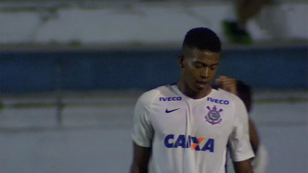 Carlinhos foi o autor de dois gols na goleada do Timo por 4 a 0