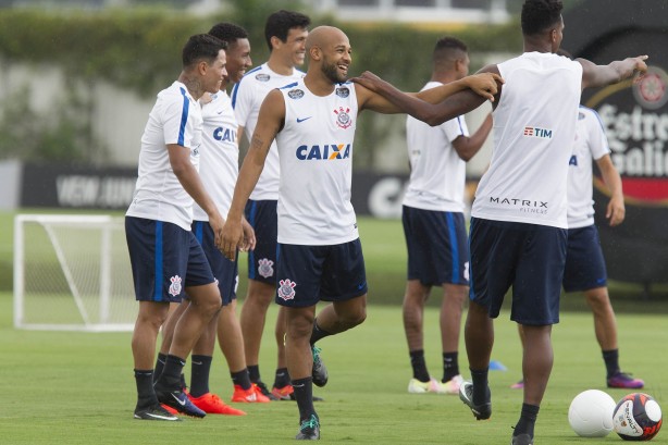 Com Fellipe Bastos, elenco do Corinthians está pronto para viajar rumo aos Estados Unidos