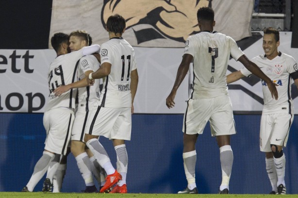Corinthians goleou o Vasco por 4 a 1 pela Florida Cup