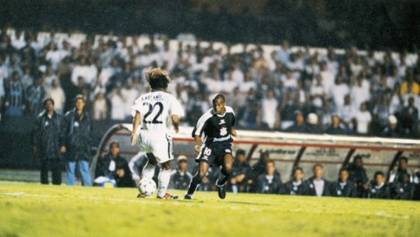 Edlson marcou o segundo gol do Corinthians depois do drible